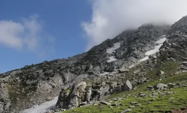 Trek to indrahar pass